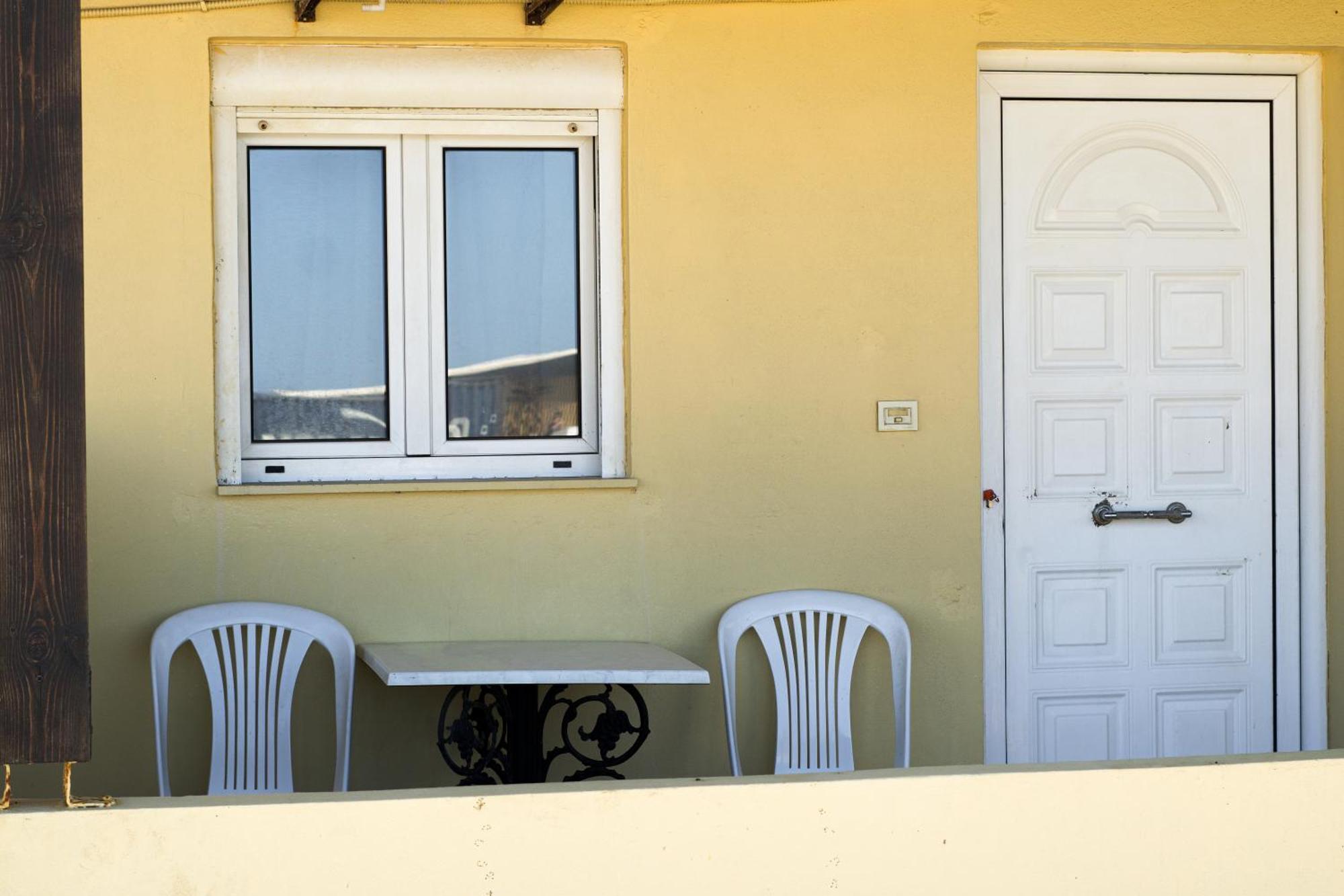 Pink Sand Sea Apartment Adelianos Kampos Eksteriør billede